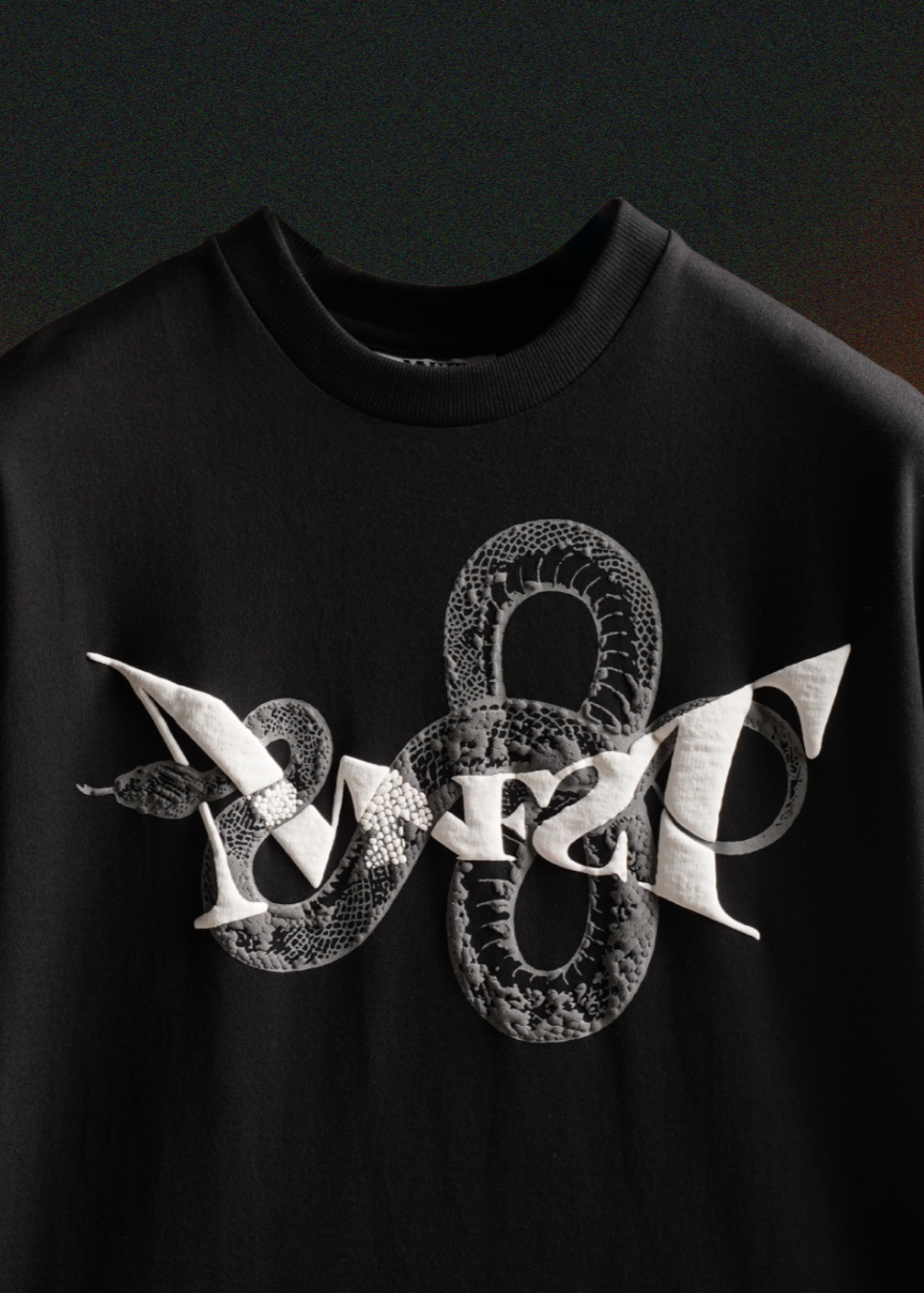 Hug Trap MNFST T-shirt