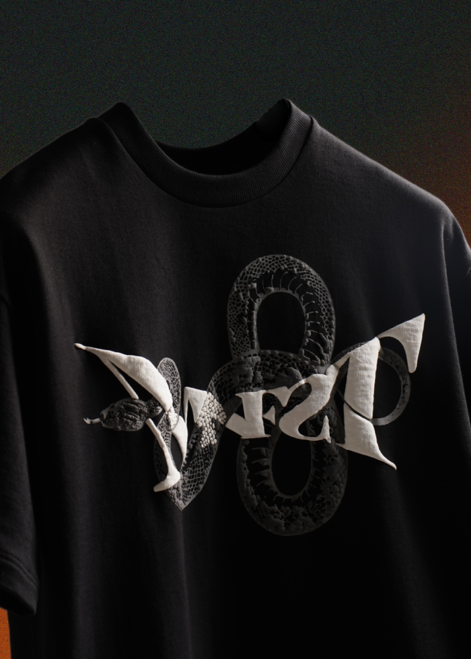 Hug Trap MNFST T-shirt