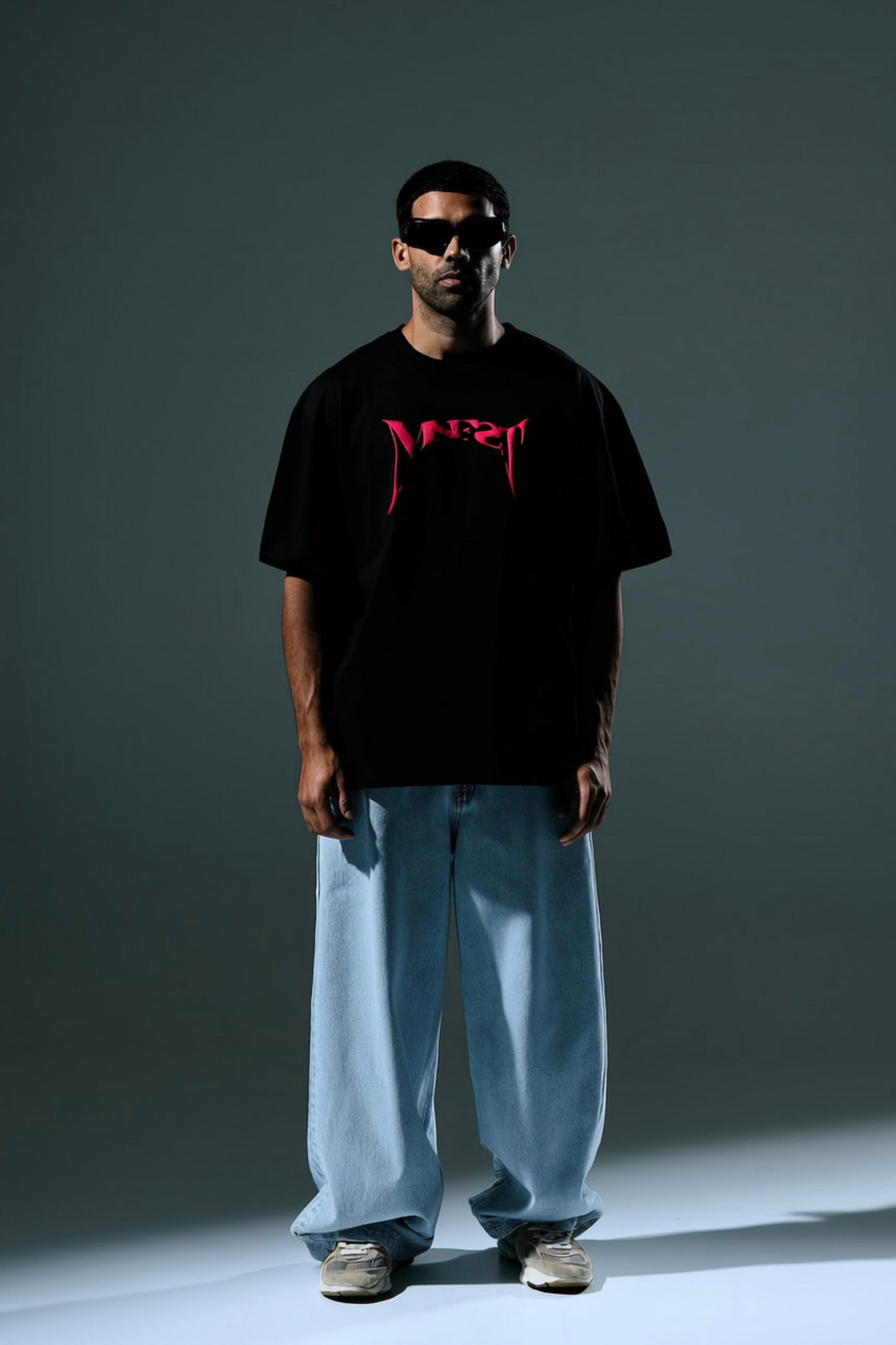Sneaker Scandal MNFST T-shirt