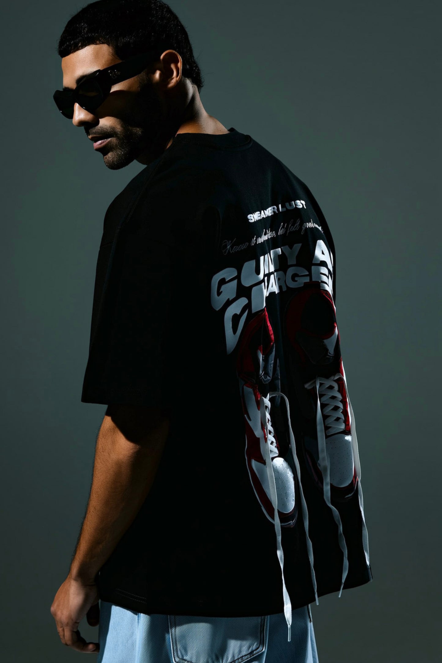 Sneaker Scandal MNFST T-shirt